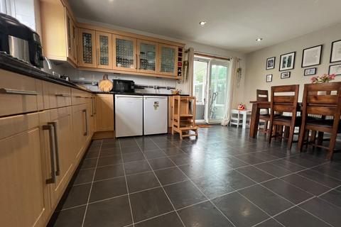 3 bedroom semi-detached house for sale, Wickersley Road, Bramley, S60 4JP