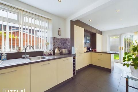 4 bedroom semi-detached house for sale, Thornton Close, Ashton-In-Makerfield, WN4