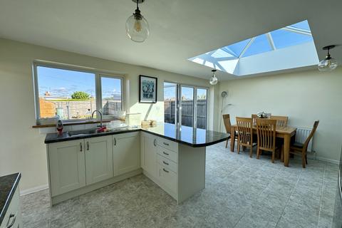 2 bedroom bungalow for sale, Harold Close, Pevensey Bay, Pevensey, East Sussex, BN24