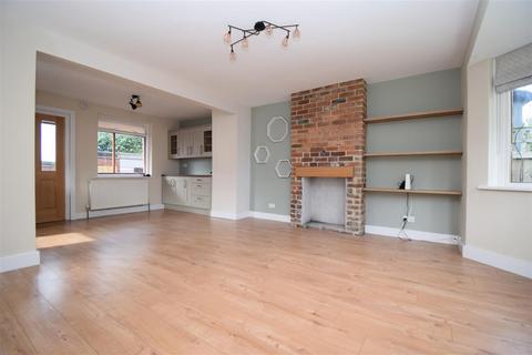 2 bedroom semi-detached house to rent, Bridle Avenue, Ossett WF5