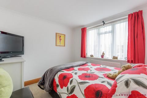 23 Bempton Drive, Ruislip, HA4 9DB