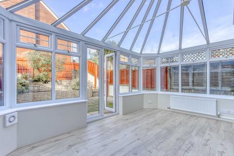 2 Baileys Gate, Cotford St Luke, Taunton, TA4 1JE