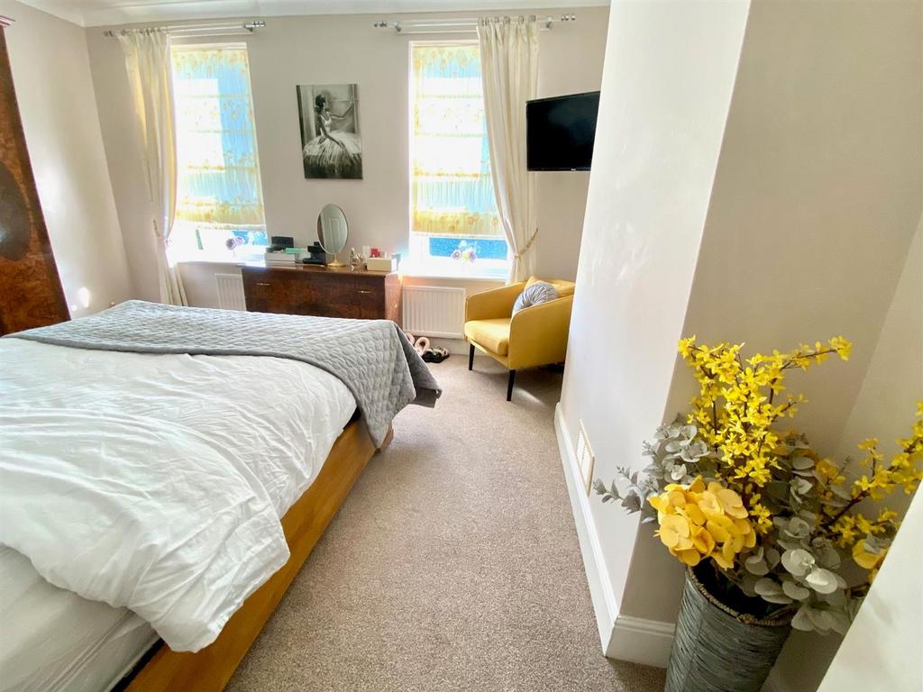MASTER BEDROOM.jpg