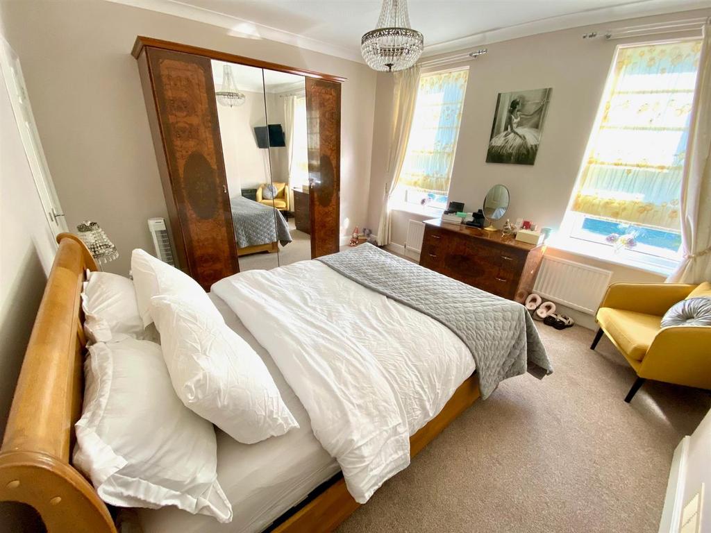 BED 1.jpg