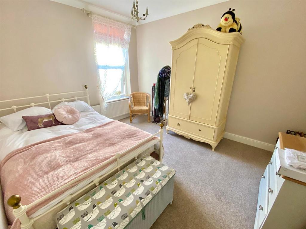 BED 2.jpg