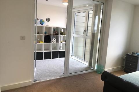 2 bedroom flat to rent, Zenith Close, London