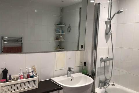 2 bedroom flat to rent, Zenith Close, London