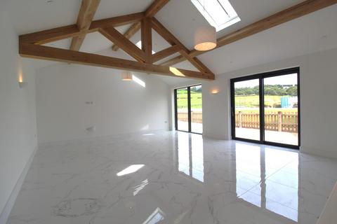 2 bedroom barn conversion to rent, Bast House Farm, Manchester Road, Bury BL9