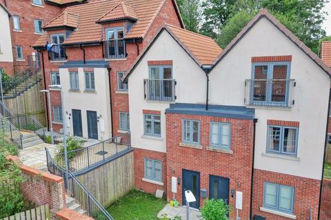 3 bedroom townhouse for sale, Curlew House, 9 Spa Well Court