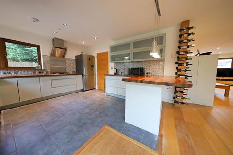 3 bedroom detached house for sale, The Kiln, Burgess Hill