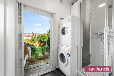 11 The Woodlands, London, N14 5RL
