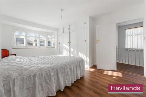 11 The Woodlands, London, N14 5RL