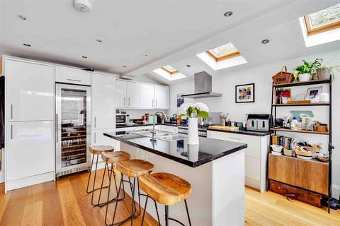 2 bedroom flat for sale, Fulham Palace Road, London