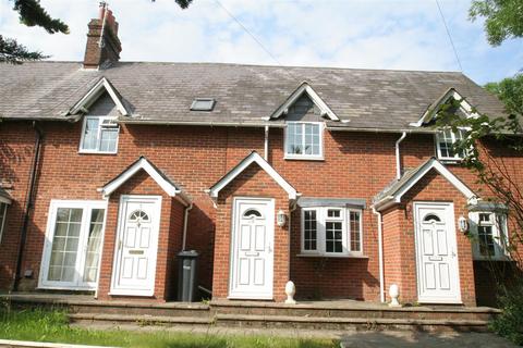 2 bedroom terraced house to rent, Bishopdown Cottages, Wiltshire SP1