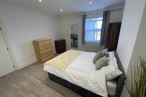 1 bedroom in a house share to rent, Room 3, Aldermans Drive, Peterborough, PE3 6AR