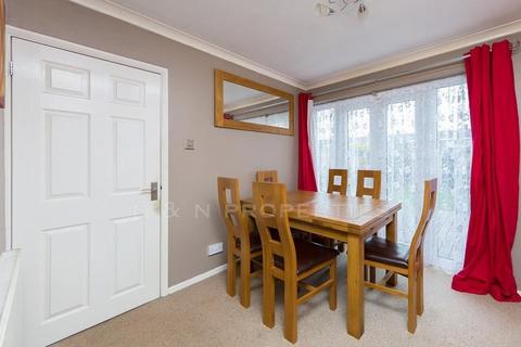 3 bedroom detached house to rent, Audley Way, Basildon, Basildon