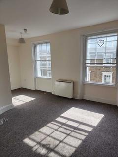 2 bedroom flat to rent, Harmer Street, Gravesend