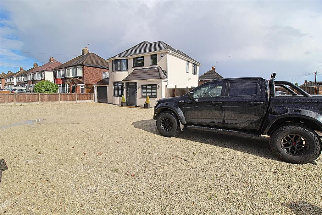 Front Garden/Driveway