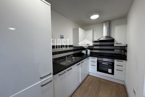Studio to rent, Percy Road, Leicester LE2