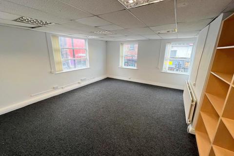 Property to rent, Bury, Bury BL9