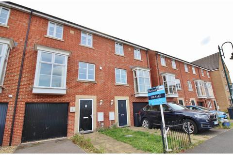 4 bedroom terraced house for sale, Molyneux Square, Peterborough PE7