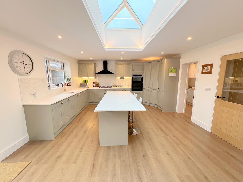Heath Road, Hordle, Lymington... 3 bed detached bungalow for sale £