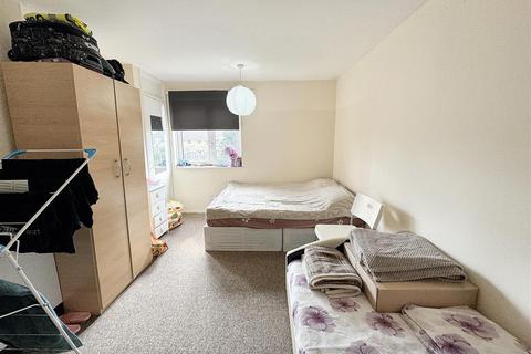 2 bedroom flat for sale, Thorogood Gardens, Stratford