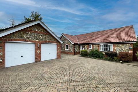 4 bedroom bungalow for sale, Blackhorse Close, Watton, IP25