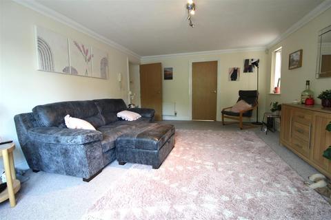 2 bedroom apartment for sale, Spencer Court, Walbottle, Newcastle Upon Tyne