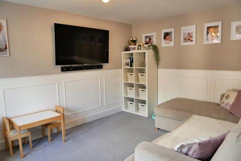 1 Andrews Way, Calne, SN11 0FX