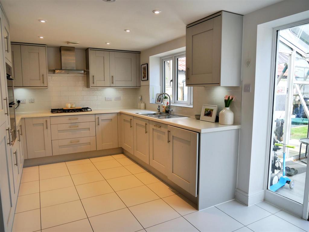 Dining kitchen