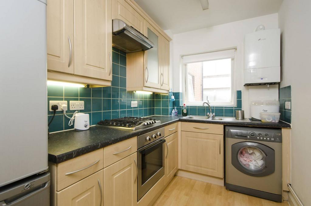 Ferndale Road, Clapham North, London... 1 bed flat to rent £1,800 pcm