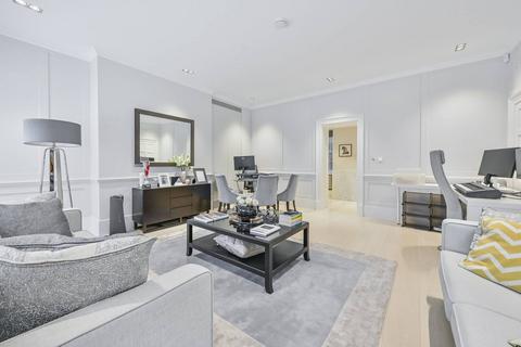 2 bedroom flat for sale, Warwick Court, Holborn, London, WC1R