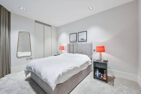 2 bedroom flat for sale, Warwick Court, Holborn, London, WC1R