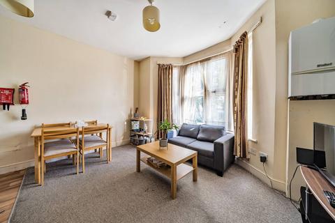 2 bedroom flat to rent, Allison Road, Acton, London, W3