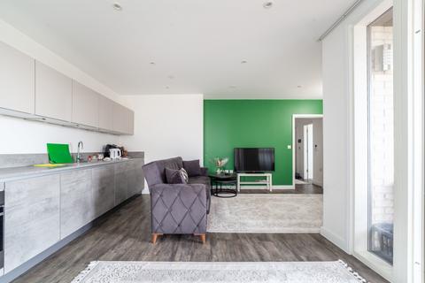 1 bedroom flat for sale, Peregrine Point, Enfield, Greater London