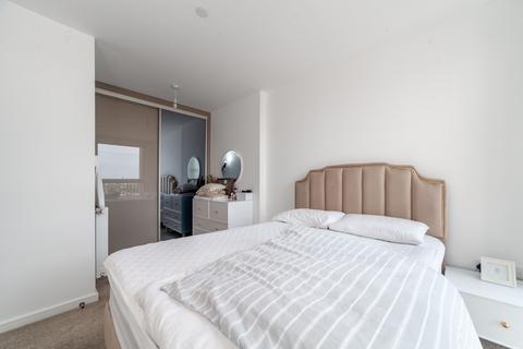 1 bedroom flat for sale, Peregrine Point, Enfield, Greater London