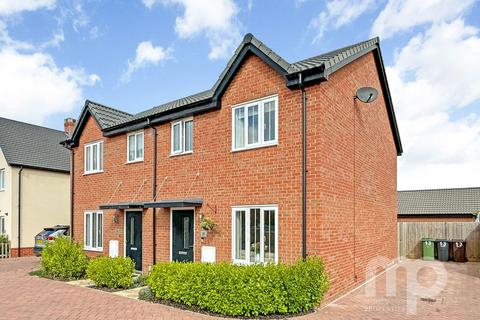 3 bedroom semi-detached house for sale, Livick Crescent, Hethersett NR9