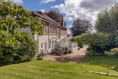 4 bedroom semi-detached house for sale, Colquhoun Drive, Bearsden