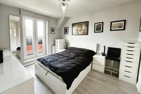 5 bedroom semi-detached house for sale, Houseman Crescent, West Didsbury, Manchester, M20