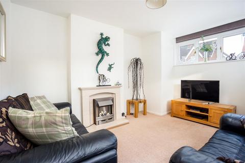 3 bedroom end of terrace house to rent, Spring Gardens, Ascot