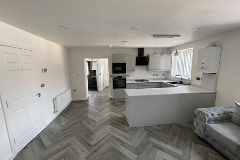 2 bedroom apartment to rent, Bowsden Terrace, Newcastle upon Tyne NE3