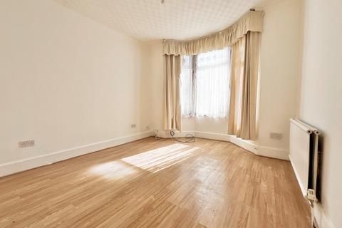 4 bedroom terraced house to rent, Clarence Road, Enfield, EN3