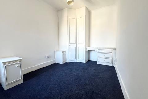 4 bedroom terraced house to rent, Clarence Road, Enfield, EN3