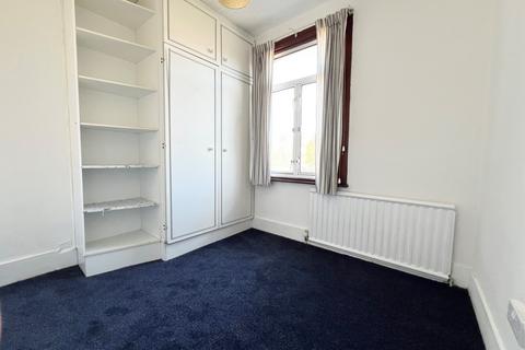 4 bedroom terraced house to rent, Clarence Road, Enfield, EN3