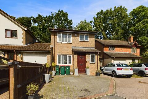 3 bedroom link detached house for sale, Athelstan Close, Crawley RH10