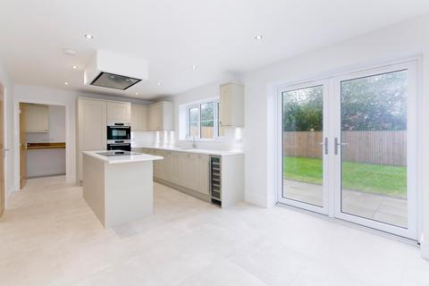 5 bedroom detached house for sale, Clifford Park, Market Weighton, York, East Yorkshire, YO43 3FZ
