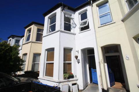 2 bedroom apartment to rent, West Road, Shoeburyness