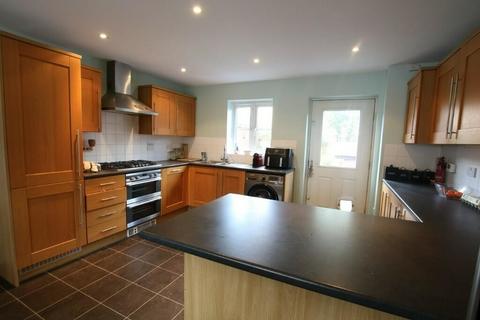 4 bedroom detached house to rent, Plummers Dell, Ipswich IP6