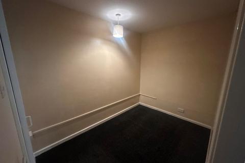 73, Selwood Flats Doncaster Road, Rotherham, S65 2BP